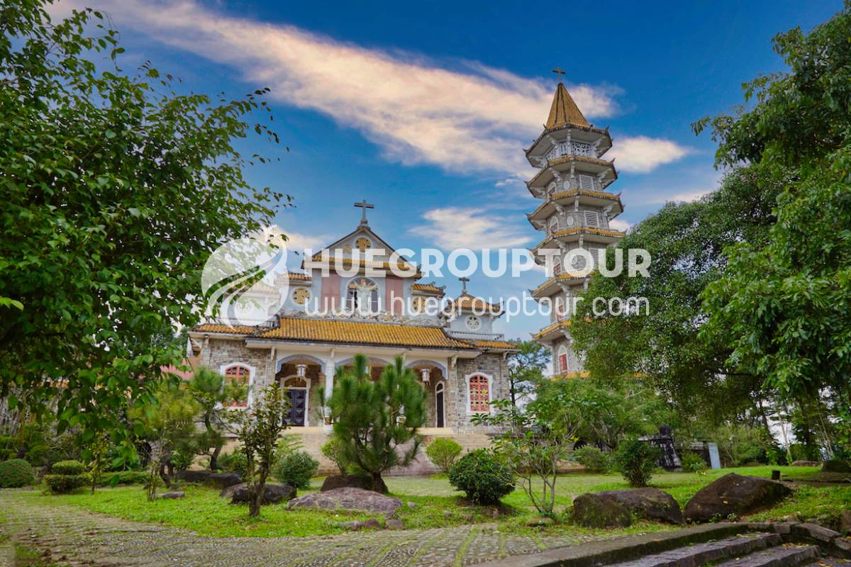 Thien An Monastery – Thuy Tien Lake – Le Ba Dang Space – Khai Dinh Tomb